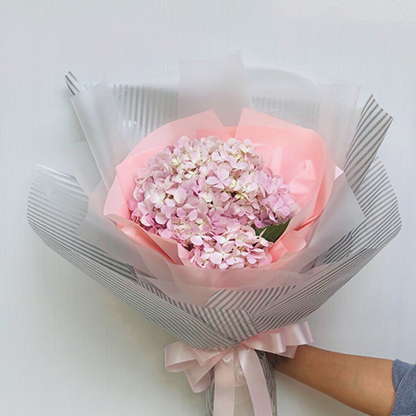 ช่อดอกไม้วาเลนไทน์ - ช่อดอกไฮเดรนเยียสีชมพูหวาน